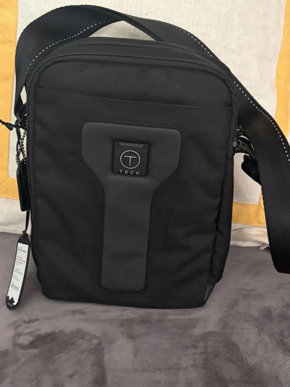 NWT Tumi T-Tech 057030D Adventure Medium Zip Tote Pouch Black Sling Crossbody